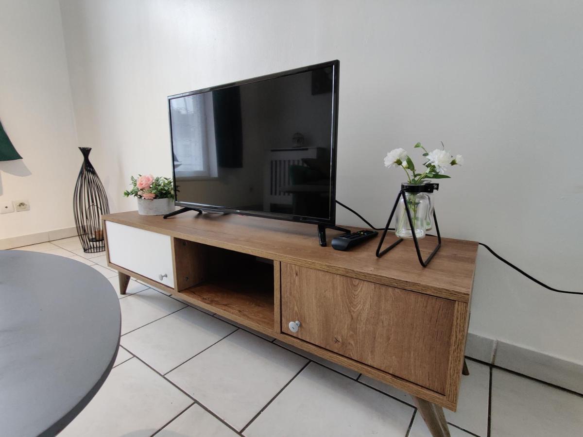 Logement Entier Proche Tribunaux ドゥエー エクステリア 写真